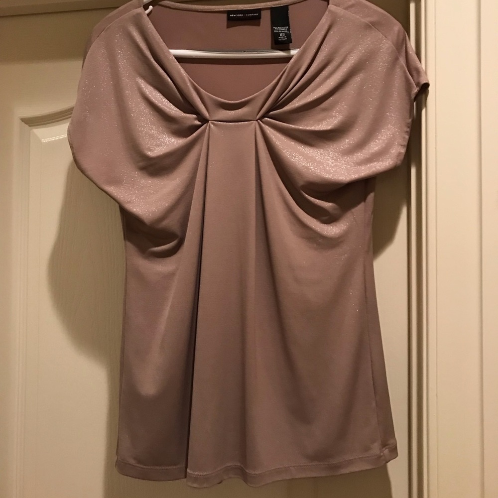 New York and company gold top
